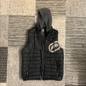 Men’s Medium Ecko Unltd vest with hood.
